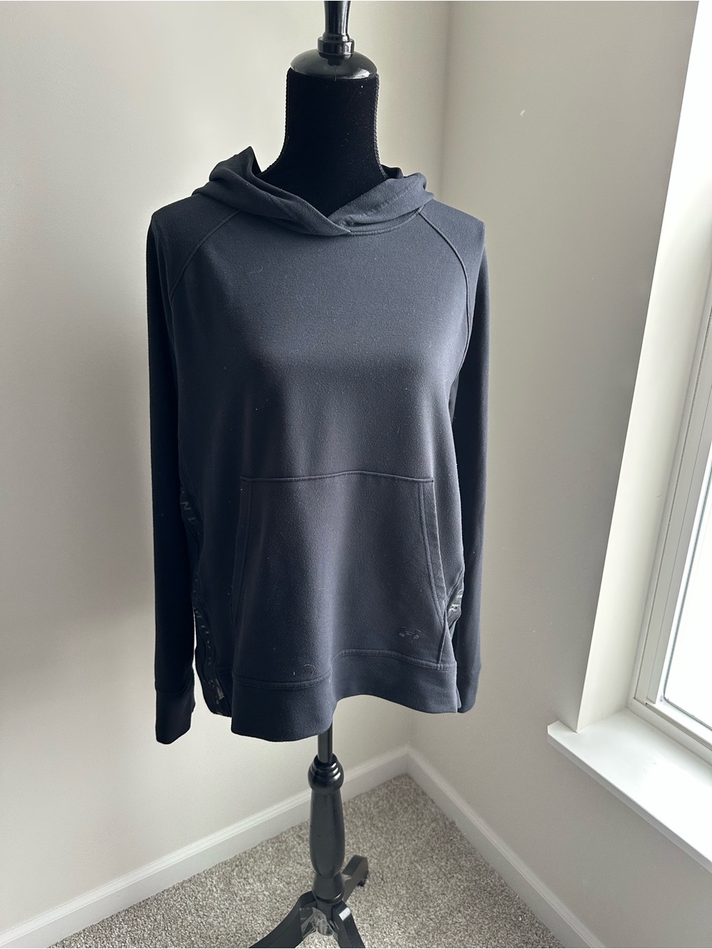 Women’s Under Armour Black Hoodie Sweatshirt